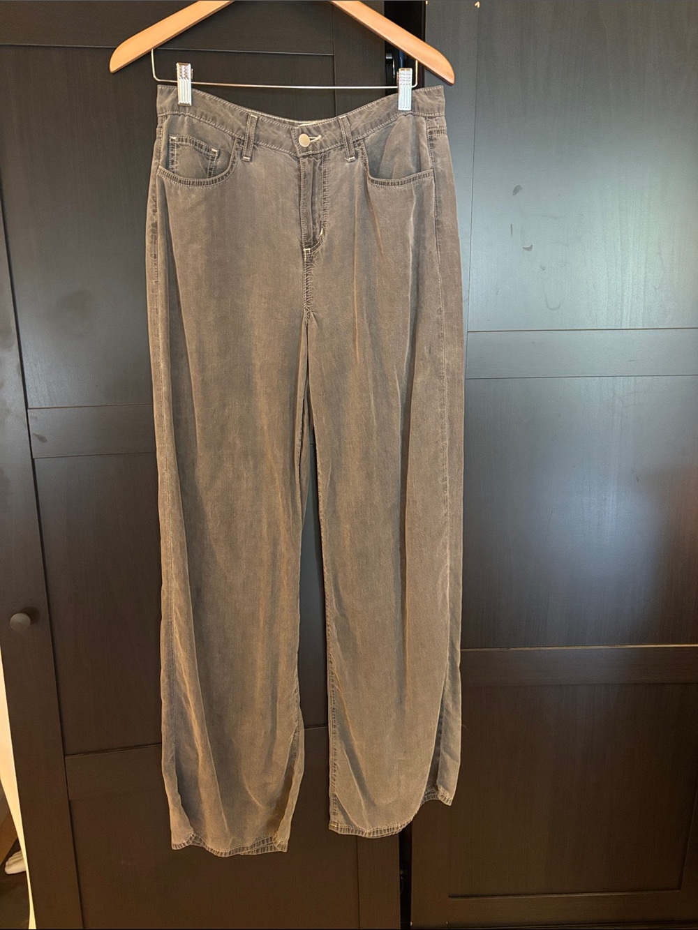 L'AGENCE  Alicent Wide Leg  high waist Tencel Pants in Grey